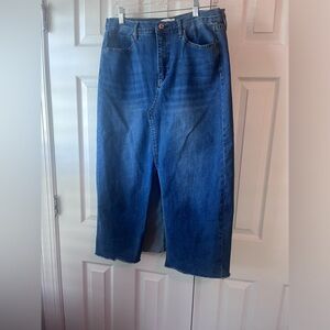 Nicole Miller Midi Denim Skirt • Size 8 • EUC